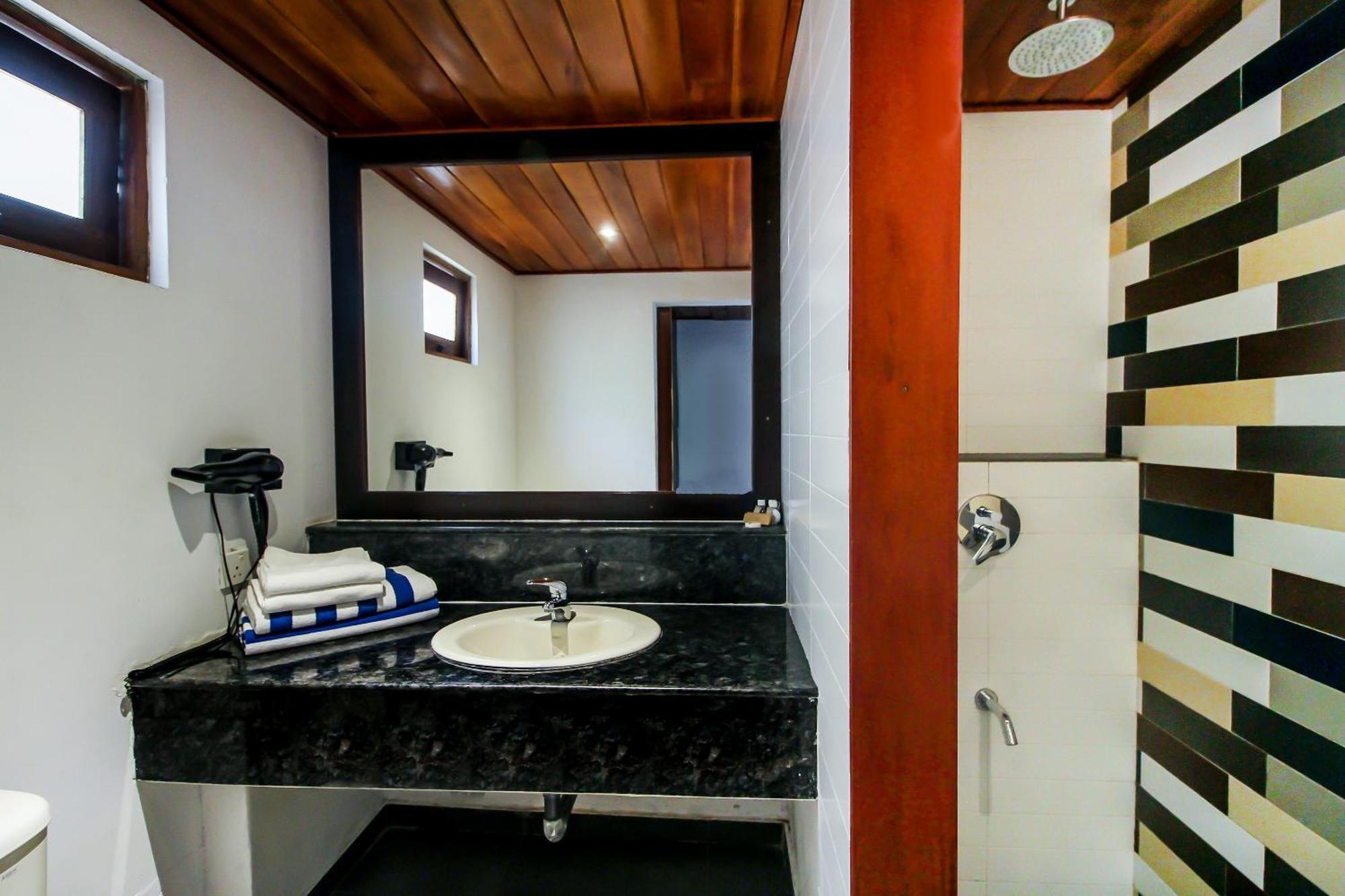Kalla Bongo Lake Resort Hikkaduwa Dış mekan fotoğraf